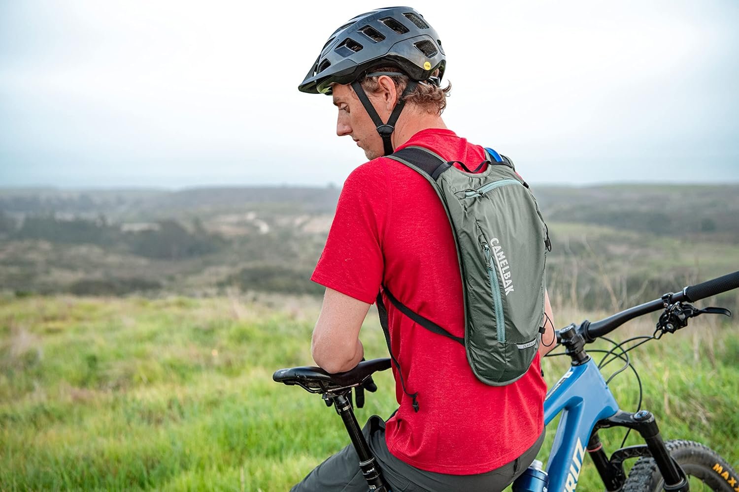 CamelBak Classic Light Bike Hydration Pack 3 CamelBak Classic Light Bike Hydration Pack - Image 3