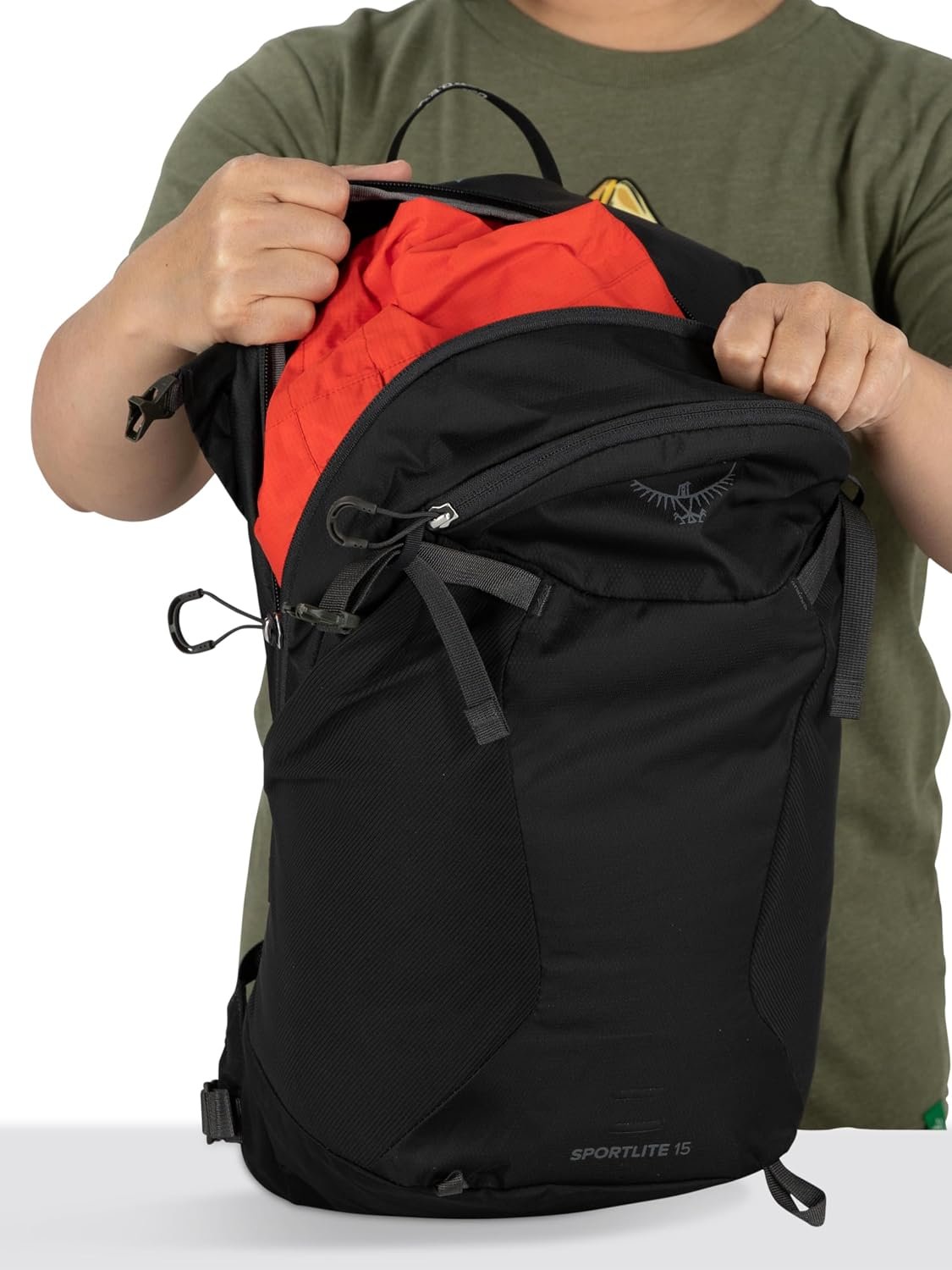 Osprey Sportlite 15L Unisex Hiking Backpack, Pine Leaf Green 3 Osprey Sportlite 15L Unisex Hiking Backpack, Pine Leaf Green - Image 3